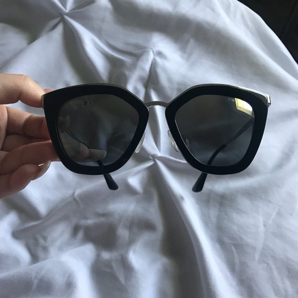 black/silver prada sunglasses - Picture 5 of 7